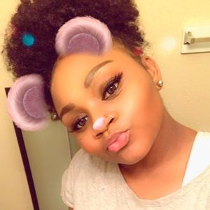 Meet your Posher, Khalia